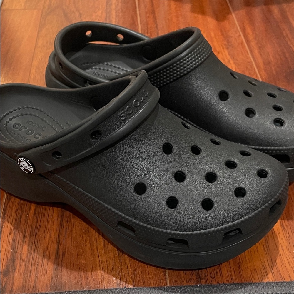 CROCS Black Classic Clog with platform sole- Women’s Size 8